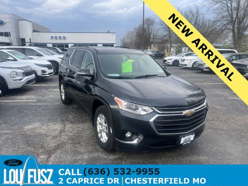 Used 2020 Chevrolet Traverse LT image 1