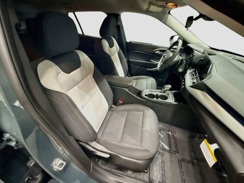 New 2026 Chevrolet Trax LS w/ LS Convenience Package FWD image 30