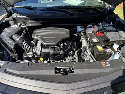 Used 2025 Cadillac XT6 Premium Luxury image 7