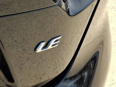 Used 2025 Toyota Corolla LE FWD image 31