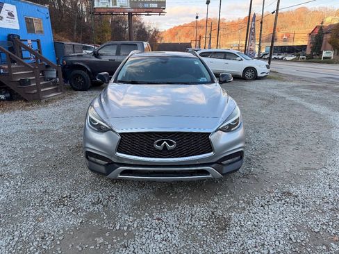 Used 2018 INFINITI QX30 Premium w/ Navigation Package image 4