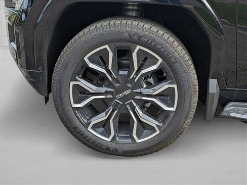 New 2025 GMC Sierra EV Denali image 18