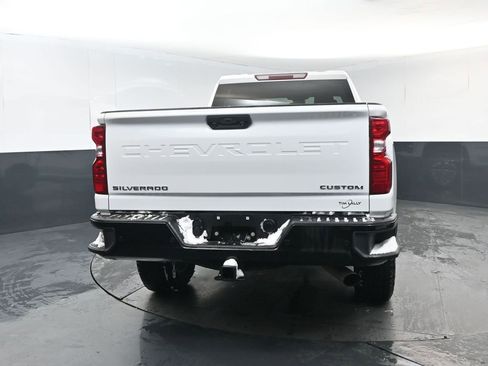 Used 2025 Chevrolet Silverado 2500 Custom w/ Custom Value Package image 4