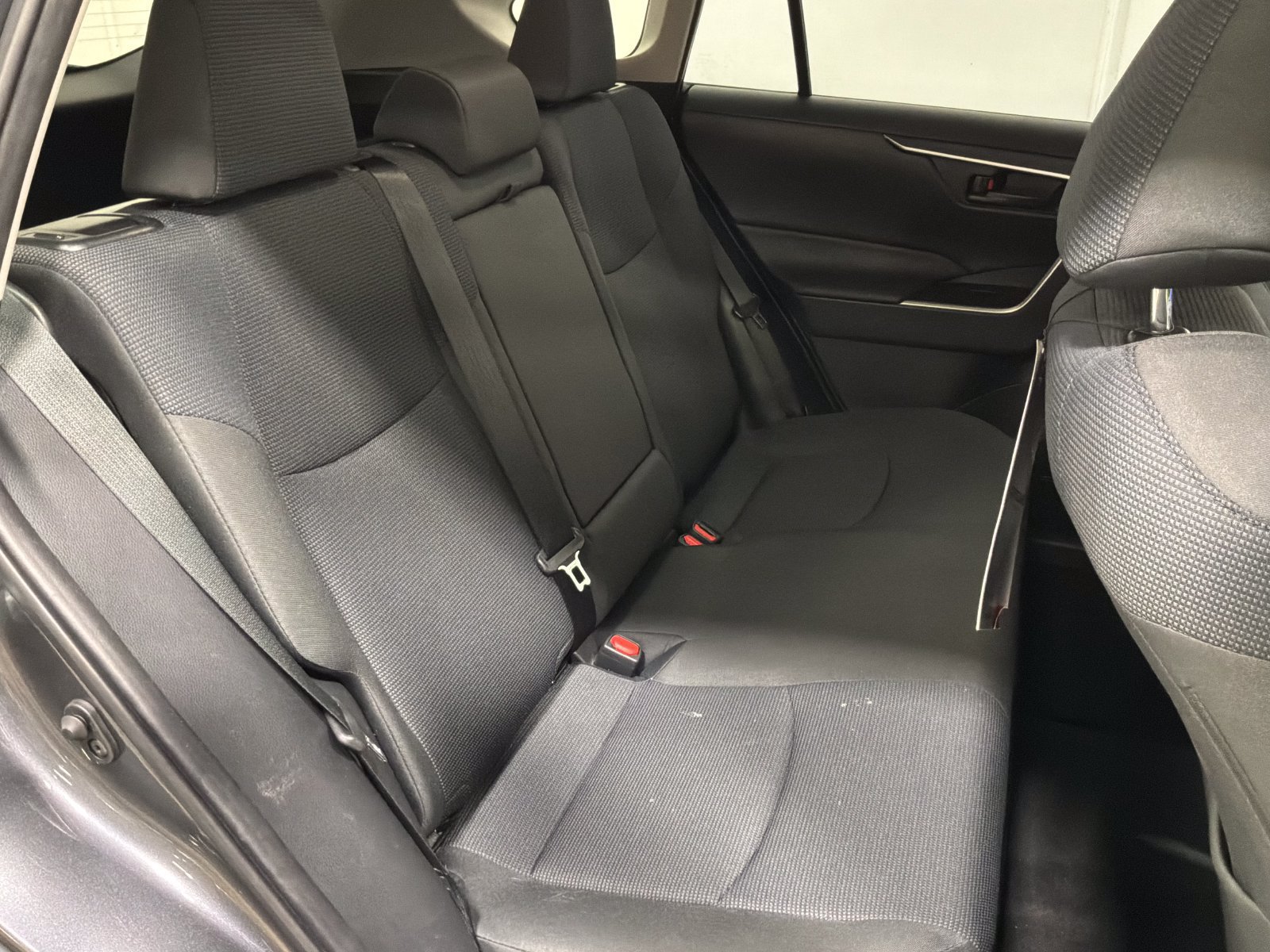 Used 2025 Toyota RAV4 LE AWD/4WD image 24