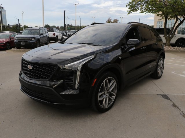 Used 2019 Cadillac XT4 Sport w/ Cold Weather Package AWD/4WD image 3