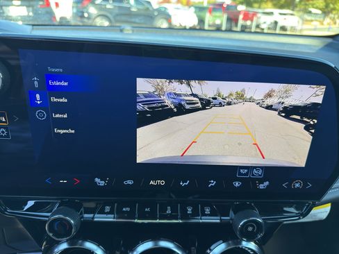 Used 2024 Chevrolet Blazer EV LT image 19