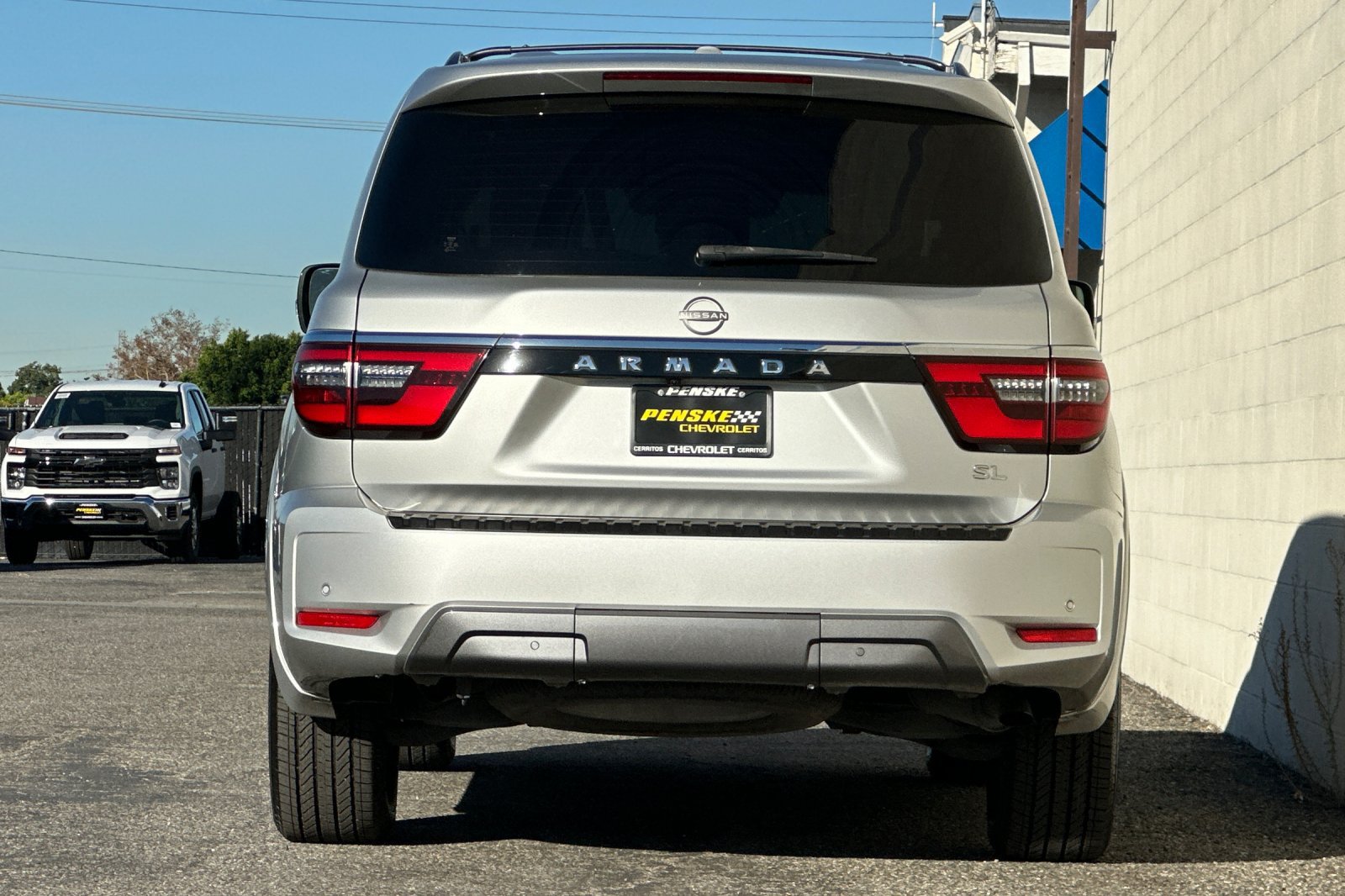 Used 2022 Nissan Armada SL RWD image 5