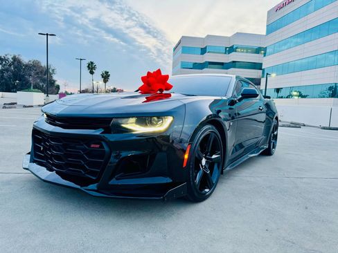 Used 2017 Chevrolet Camaro SS image 17