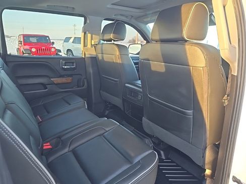Used 2018 Chevrolet Silverado 1500 High Country image 22