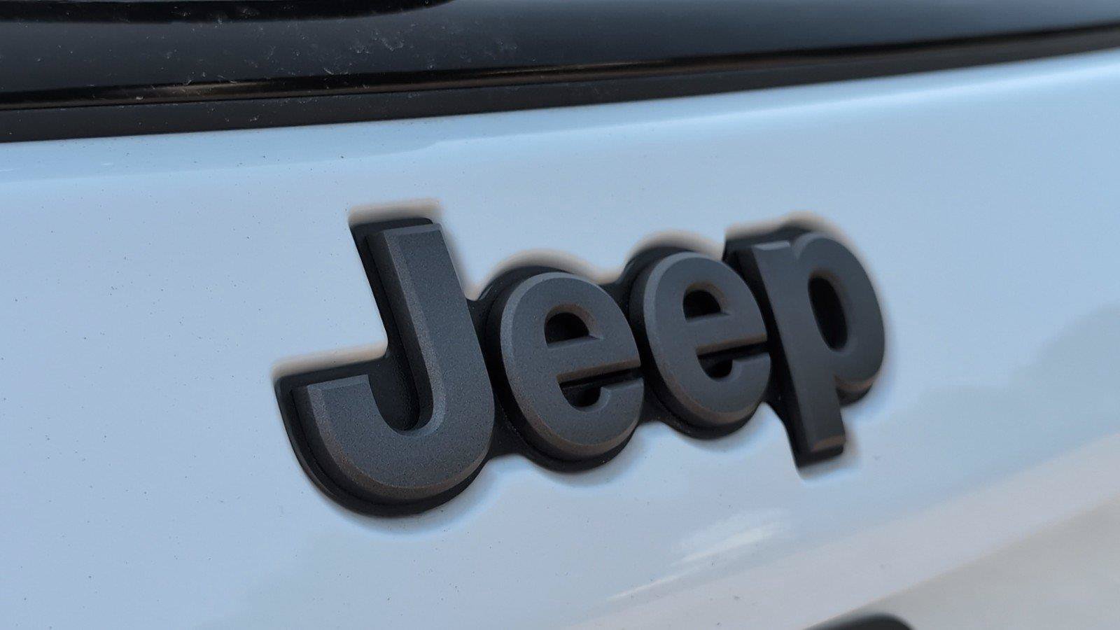 Used 2025 Jeep Compass Trailhawk AWD/4WD image 6