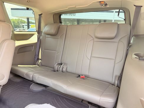 Used 2017 Chevrolet Tahoe LT w/ Luxury Package AWD/4WD image 28