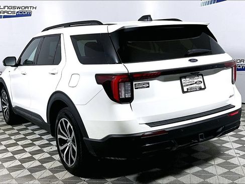 Used 2025 Ford Explorer ST-Line AWD/4WD image 8