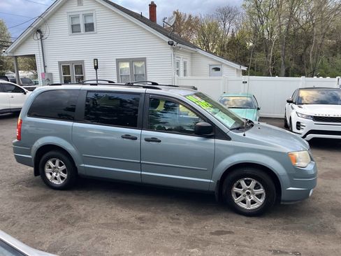 Used 2008 Chrysler Town & Country LX image 6