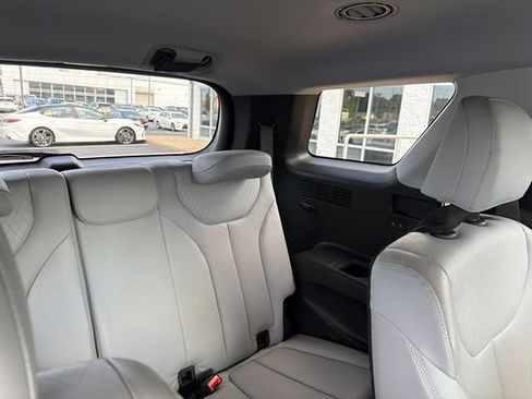 Used 2022 Hyundai Palisade SEL w/ Premium Package AWD/4WD image 14