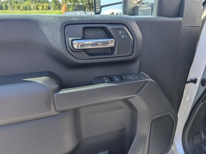 Used 2020 GMC Sierra 2500 4x4 Crew Cab w/ Convenience Package image 12