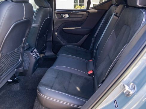 Used 2023 Volvo XC40 Recharge Ultimate image 20