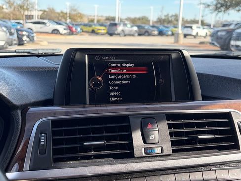 Used 2017 BMW 320i Sedan image 17