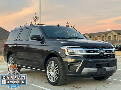 Used 2024 Ford Expedition Limited image 17