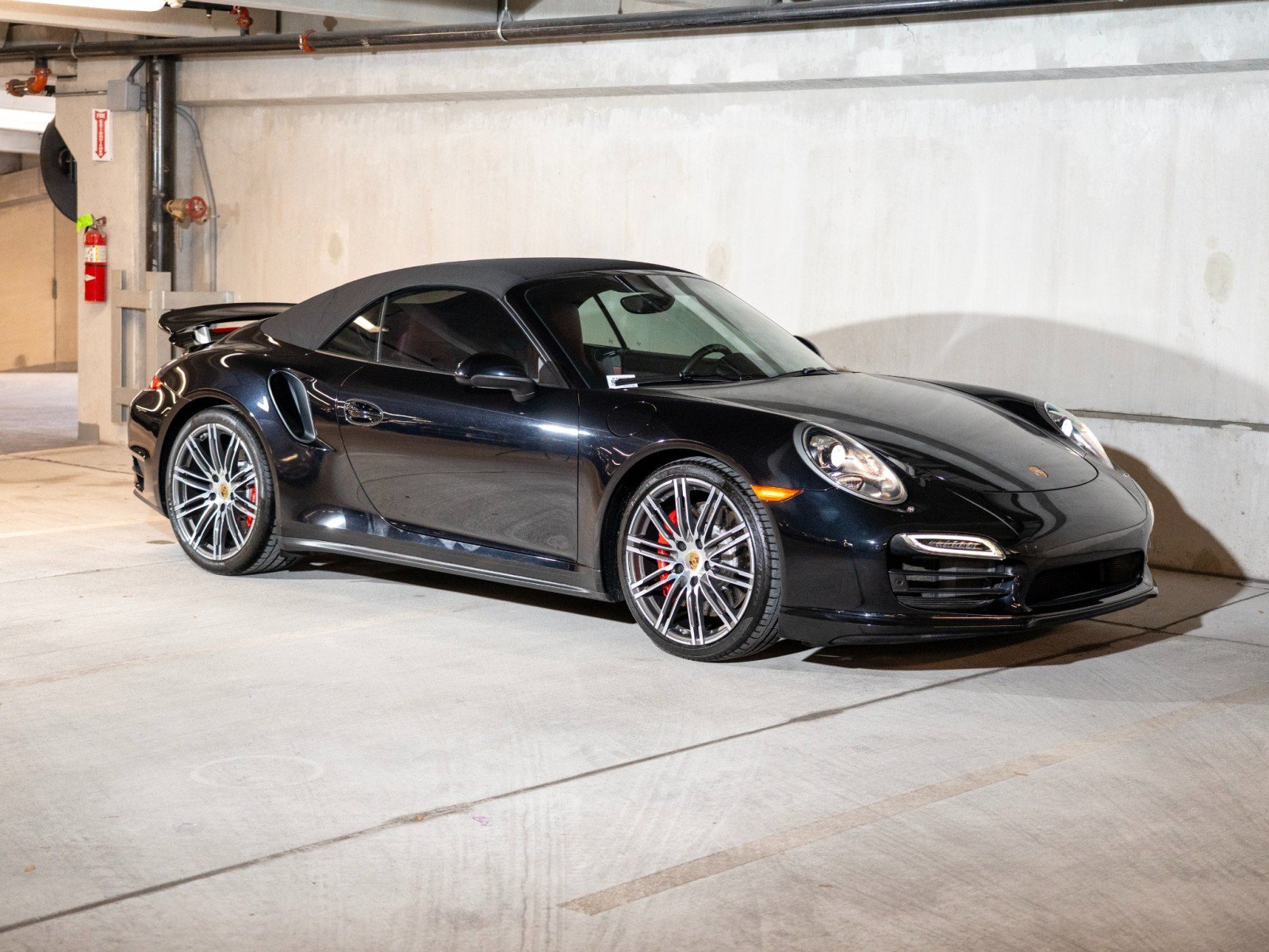 Certified 2015 Porsche 911 4 Cabriolet AWD/4WD image 8