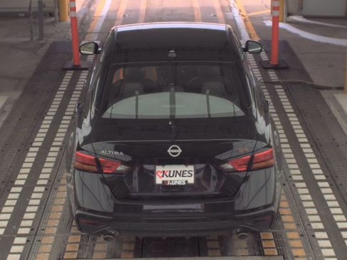 Used 2024 Nissan Altima 2.5 SR image 7