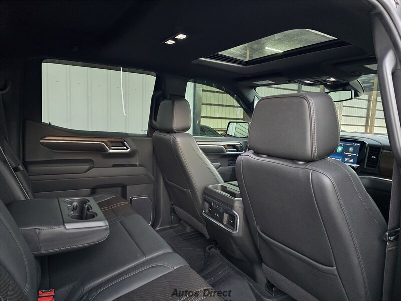 Used 2022 Chevrolet Silverado 1500 High Country w/ High Country Premium Package AWD/4WD image 30