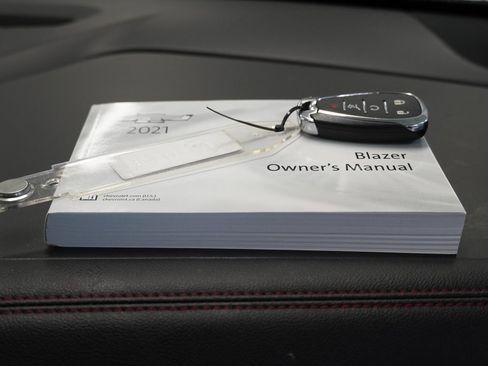 Used 2021 Chevrolet Blazer RS w/ Enhanced Convenience Package image 39