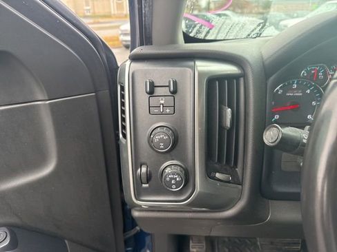 Used 2018 Chevrolet Silverado 1500 LT w/ All Star Edition image 17