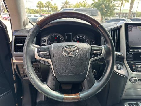 Used 2017 Toyota Land Cruiser w/ Preferred Accessory Package AWD/4WD image 27