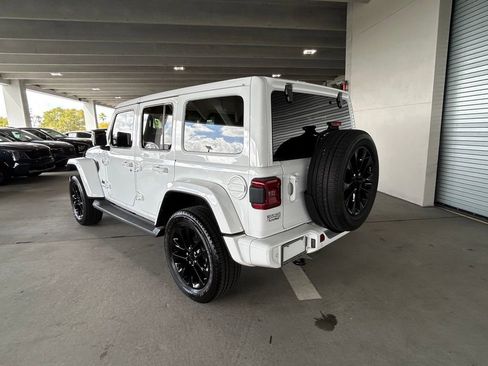 Used 2023 Jeep Wrangler Altitude image 3