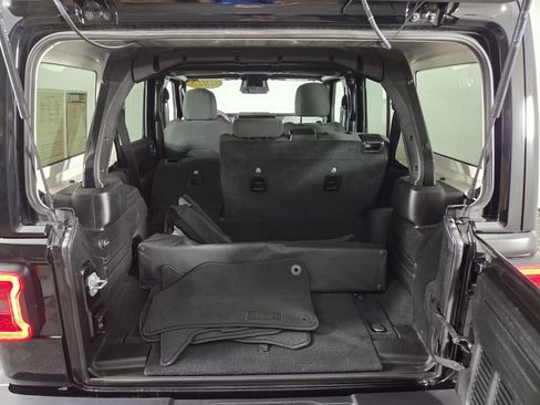 Used 2025 Jeep Wrangler Sahara w/ Safety Group image 24