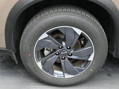 Used 2025 Nissan Rogue SV image 36