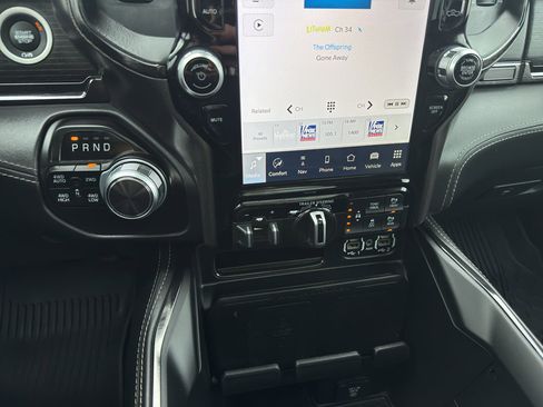 Used 2022 RAM 1500 Limited w/ Trailer Tow Group AWD/4WD image 21