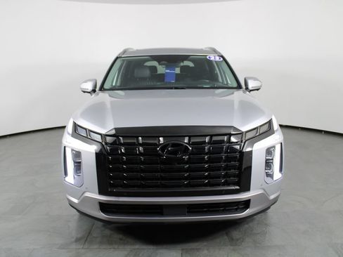 Used 2023 Hyundai Palisade Limited FWD image 13