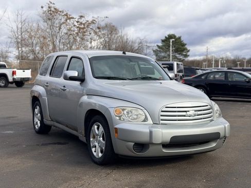 Used 2007 Chevrolet HHR LT image 2