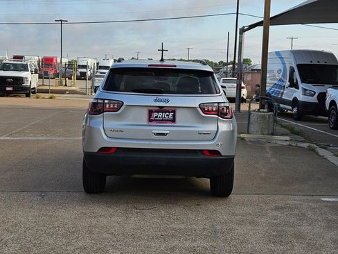 Used 2024 Jeep Compass Latitude AWD/4WD image 6