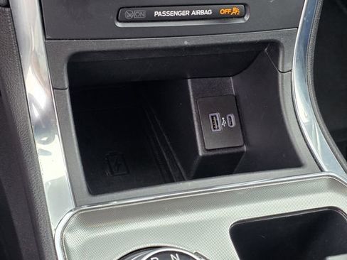 Certified 2022 Ford Edge Titanium image 21