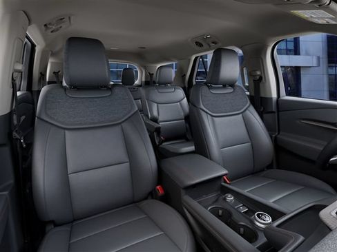 New 2027 Ford Explorer Active w/ Active Comfort Package RWD image 10