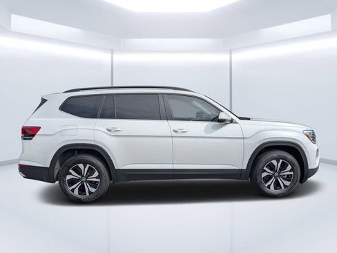 New 2026 Volkswagen Atlas SE image 2