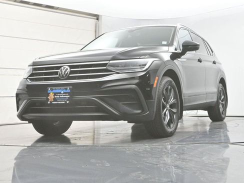 Used 2022 Volkswagen Tiguan SE AWD/4WD image 28