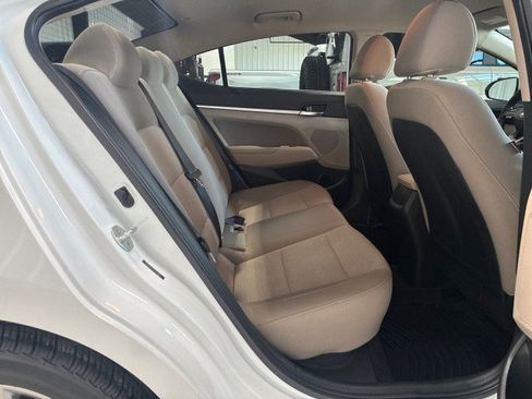 Used 2020 Hyundai Elantra SEL w/ Winter Weather Package FWD image 14