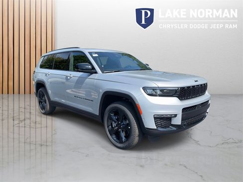 New 2025 Jeep Grand Cherokee L Limited w/ Luxury Tech Group II image 2