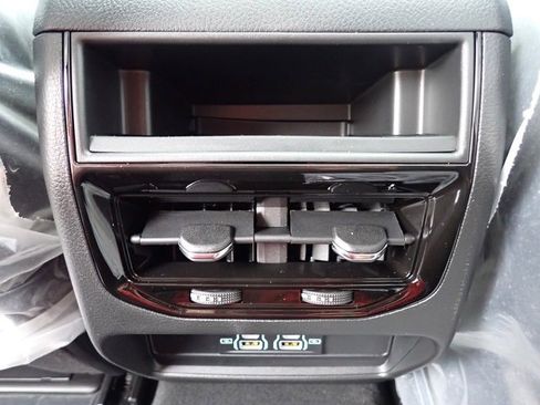 New 2025 Jeep Grand Cherokee Laredo X w/ MOPAR Finishing Package image 14