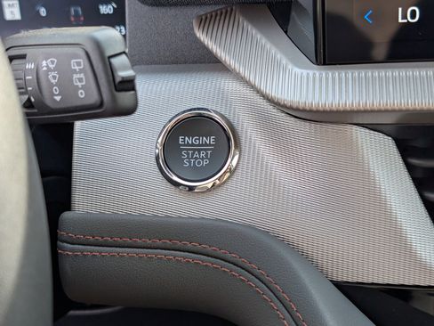 New 2025 Ford Explorer Active w/ Active Comfort Package image 22