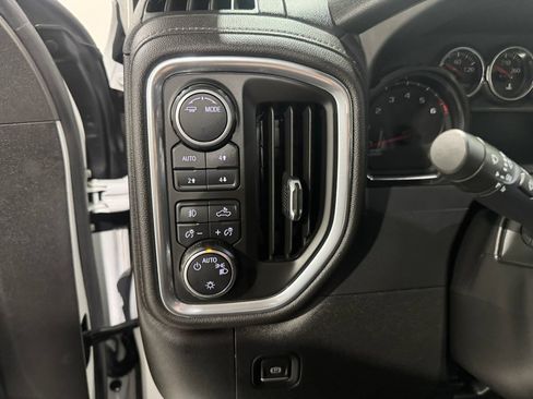 Used 2022 Chevrolet Silverado 1500 LT Trail Boss w/ Bed Protection Package AWD/4WD image 35