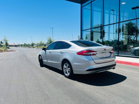 Used 2018 Ford Fusion SE FWD image 5