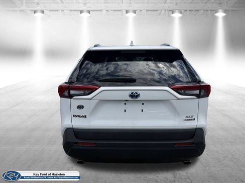 Used 2020 Toyota RAV4 XLE AWD/4WD image 10