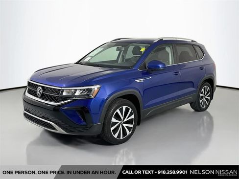 Used 2022 Volkswagen Taos SE AWD/4WD image 1