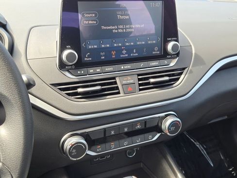 Used 2025 Nissan Altima 2.5 S FWD image 21