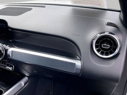 Used 2020 Mercedes-Benz GLB 250 4MATIC image 28