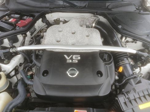 Used 2006 Nissan 350Z Enthusiast w/ (N93) Cargo Convenience Pkg image 28